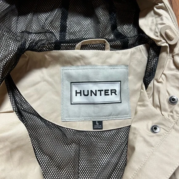 Hunter Women’s Almond/Tan Water Resistant Jacket with Hood, Size Large, New - Picture 8 of 11